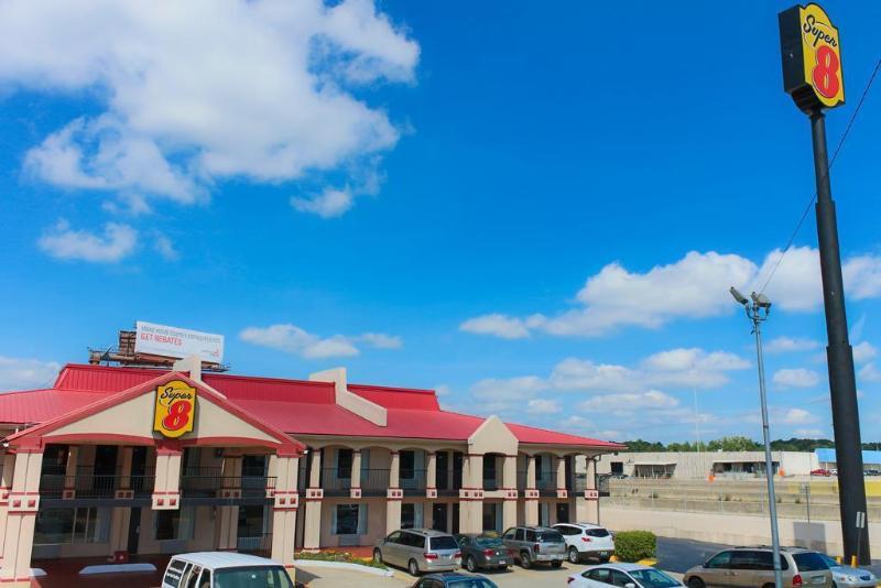 Super 8 by Wyndham Roseburg Hotel Bagian luar foto
