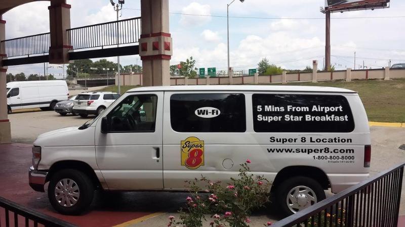 Super 8 by Wyndham Roseburg Hotel Bagian luar foto