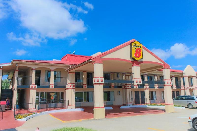 Super 8 by Wyndham Roseburg Hotel Bagian luar foto